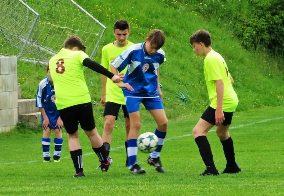 Béčko starších žáků prohrálo s posledním, k jistotě vítězství v soutěži potřebují dva body